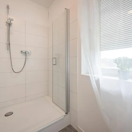 Apartment Winedesign Boxspring 8 Pers Basf Naehe Ludwigshafen Und Mannheim Frankenthal (Rhineland-Palatinate)